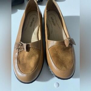 Softspots Women Tan Leather Bow Accent Comfort Loafer Flats Shoes
